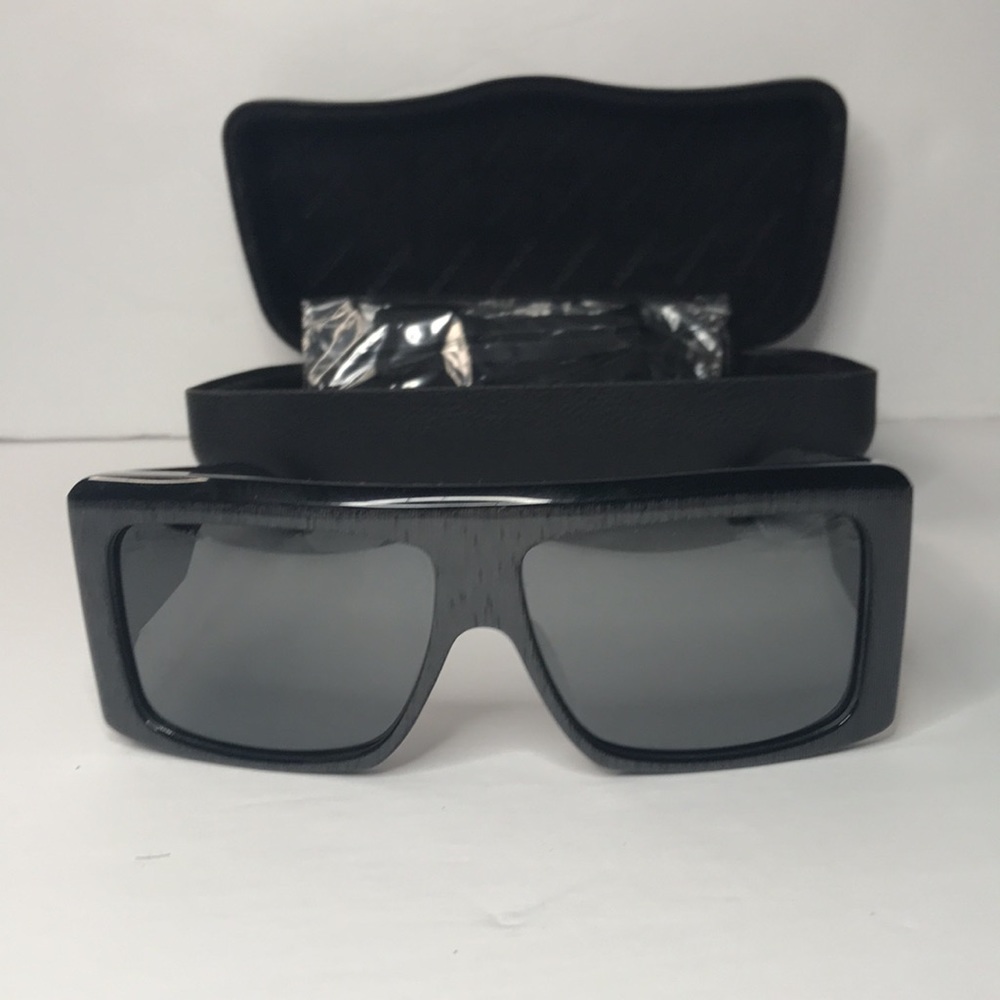 New Authentic Balenciaga Black BB0002S Shield Sunglasses - Picture 7 of 17